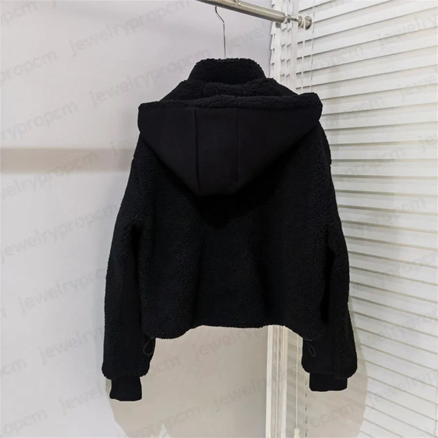 Designer Women's Lamb Wool Jacket Winter Fashion Coats Short Warm Outerwear 2 Colors